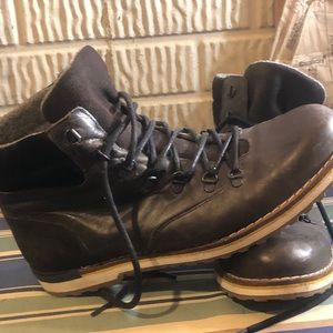 EUC Mens size 12 Aldo casual snow hiking boots